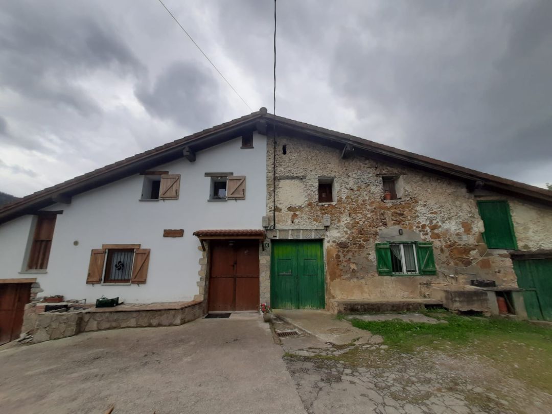 Exterior view of House or chalet for sale in Astigarraga  with Private garden and Storage room