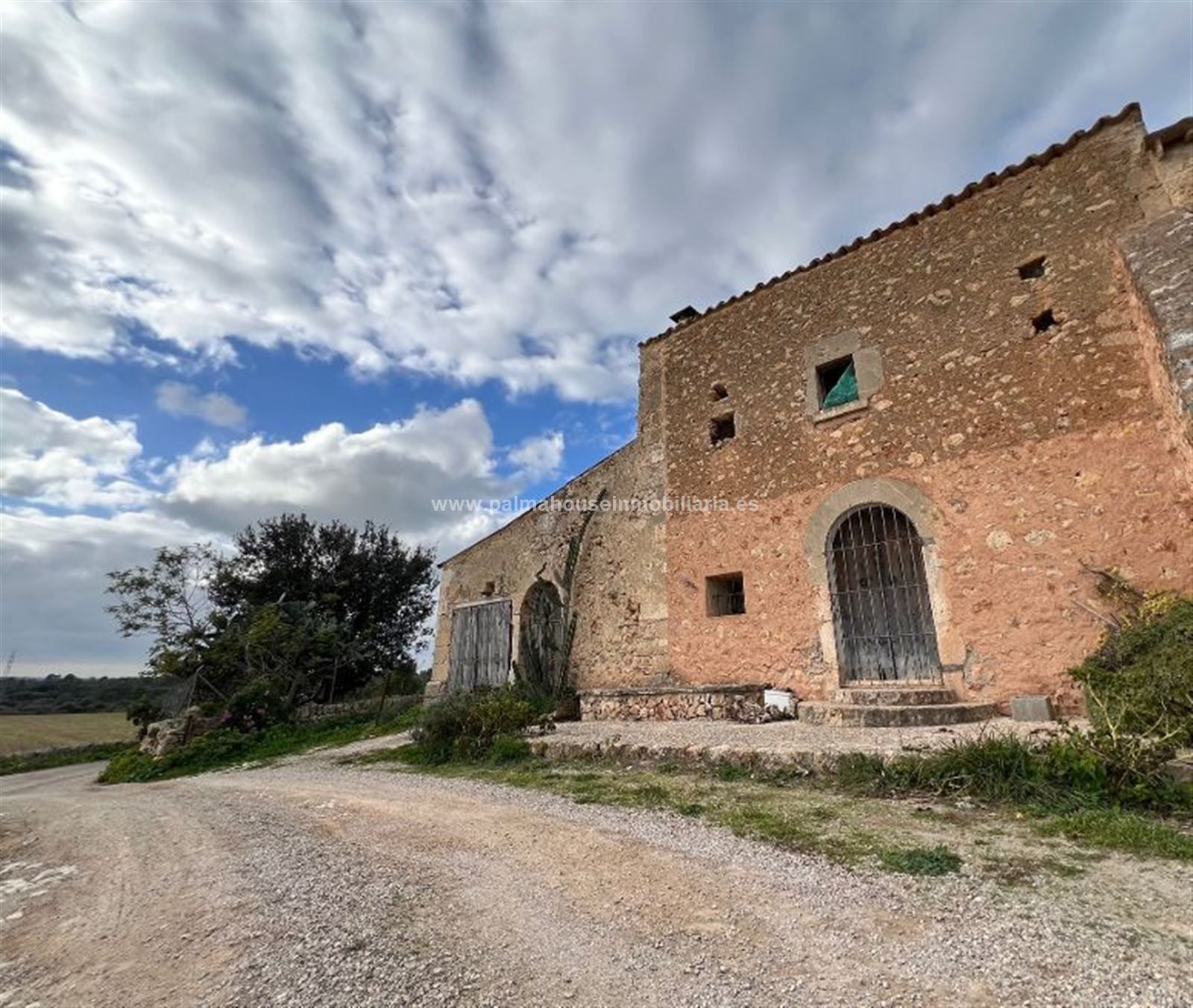 Vista exterior de Finca rústica en venda en Llubí amb Terrassa