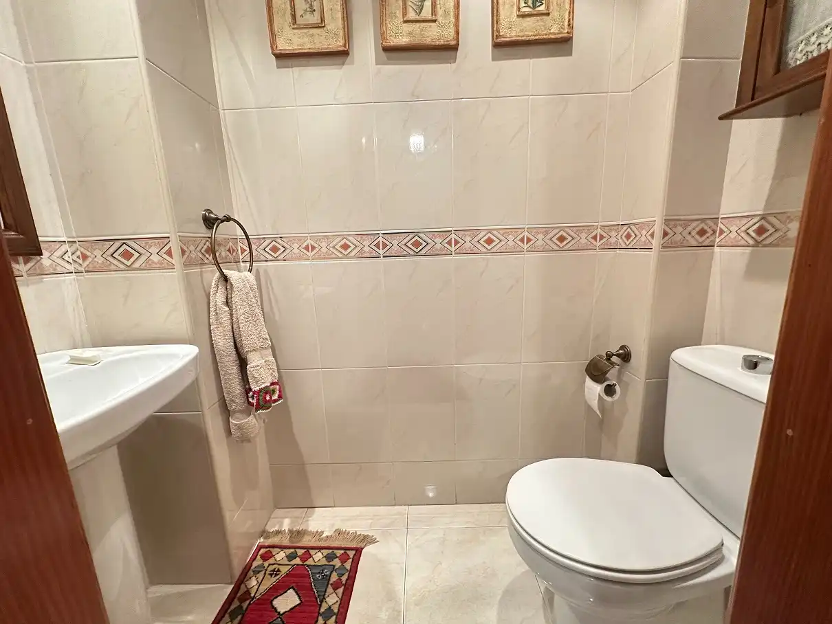 Baño de Casa o chalet en venta en Santiago de Compostela  con Calefacción, Jardín privado y Parquet