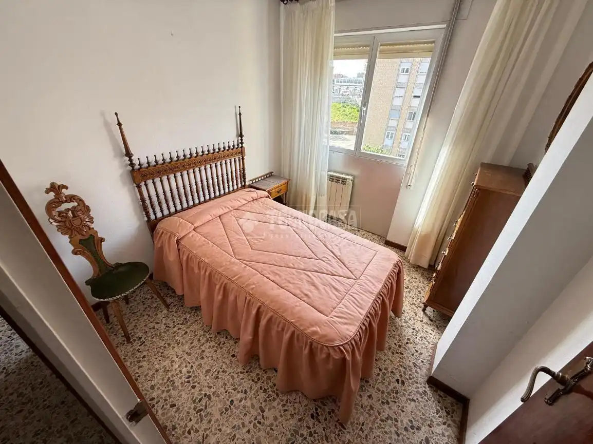 Habitación de Piso en venta en Zaragoza con Calefacción, Trastero y Balcón