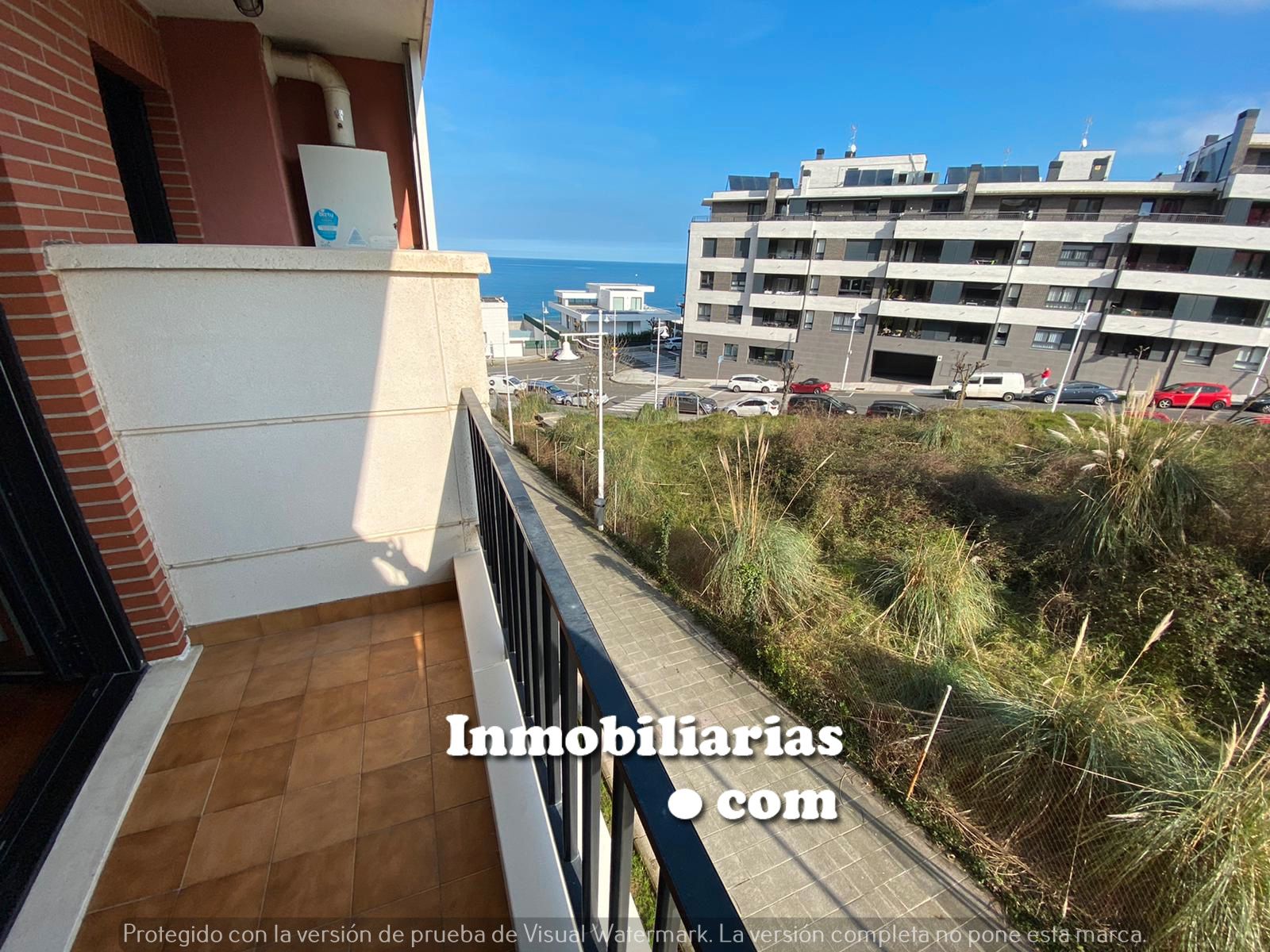 Exterior view of Flat for sale in Castro-Urdiales  with Heating, Private garden and Parquet flooring