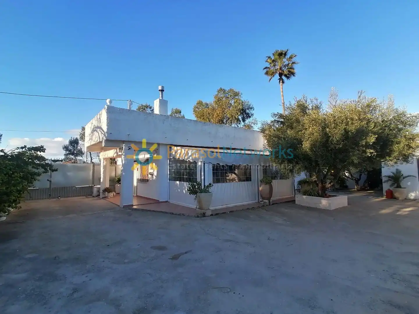Haus oder Chalet zur Miete in Oliva mit Klimaanlage, Privatgarten und Terrasse