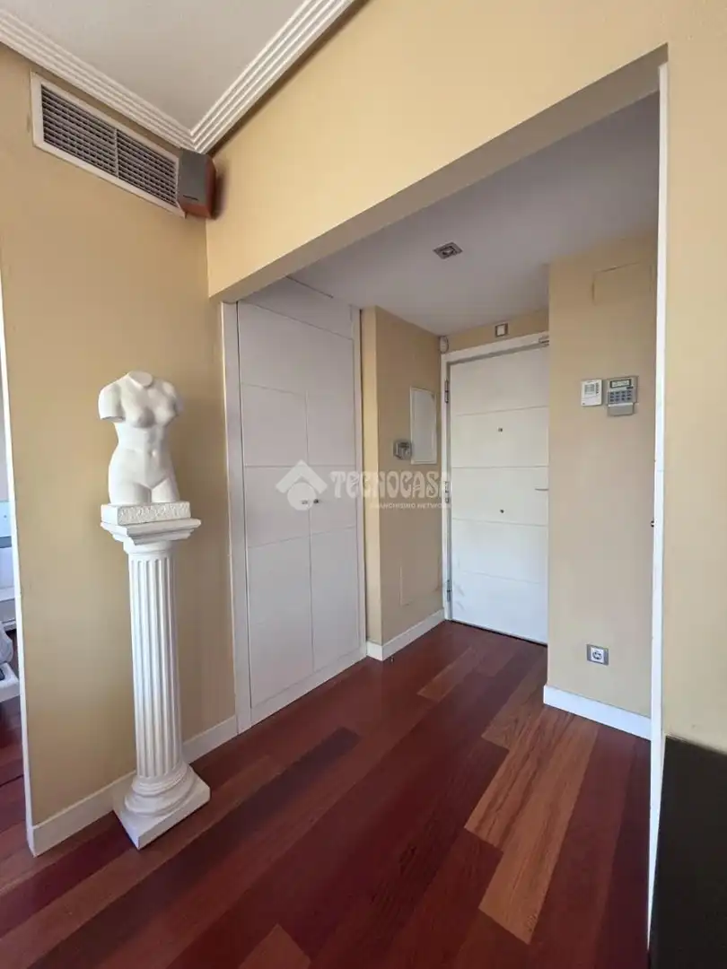 Flat for sale in Madrid  with Air Conditioner, Heating and Storage room