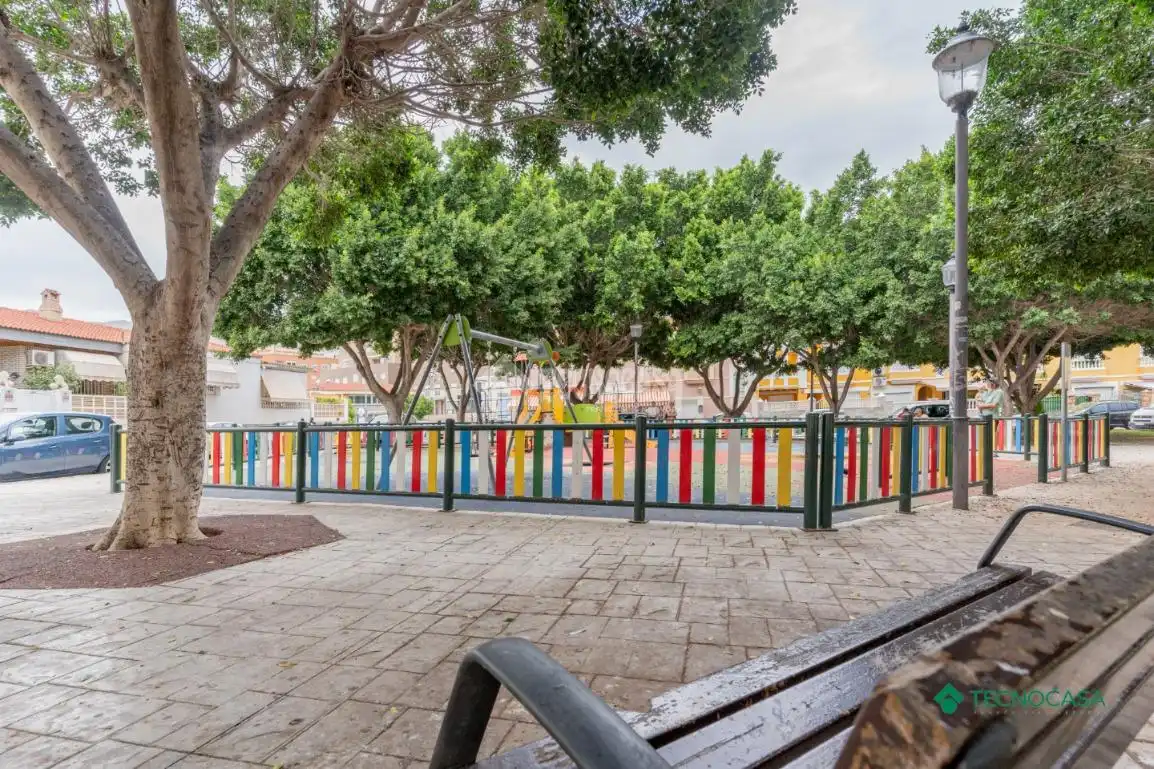 Vista exterior de Piso en venta en Roquetas de Mar con Aire acondicionado y Terraza