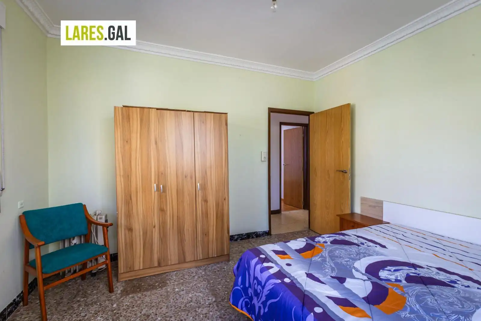 Dormitori de Casa o xalet en venda en Cangas  amb Moblat
