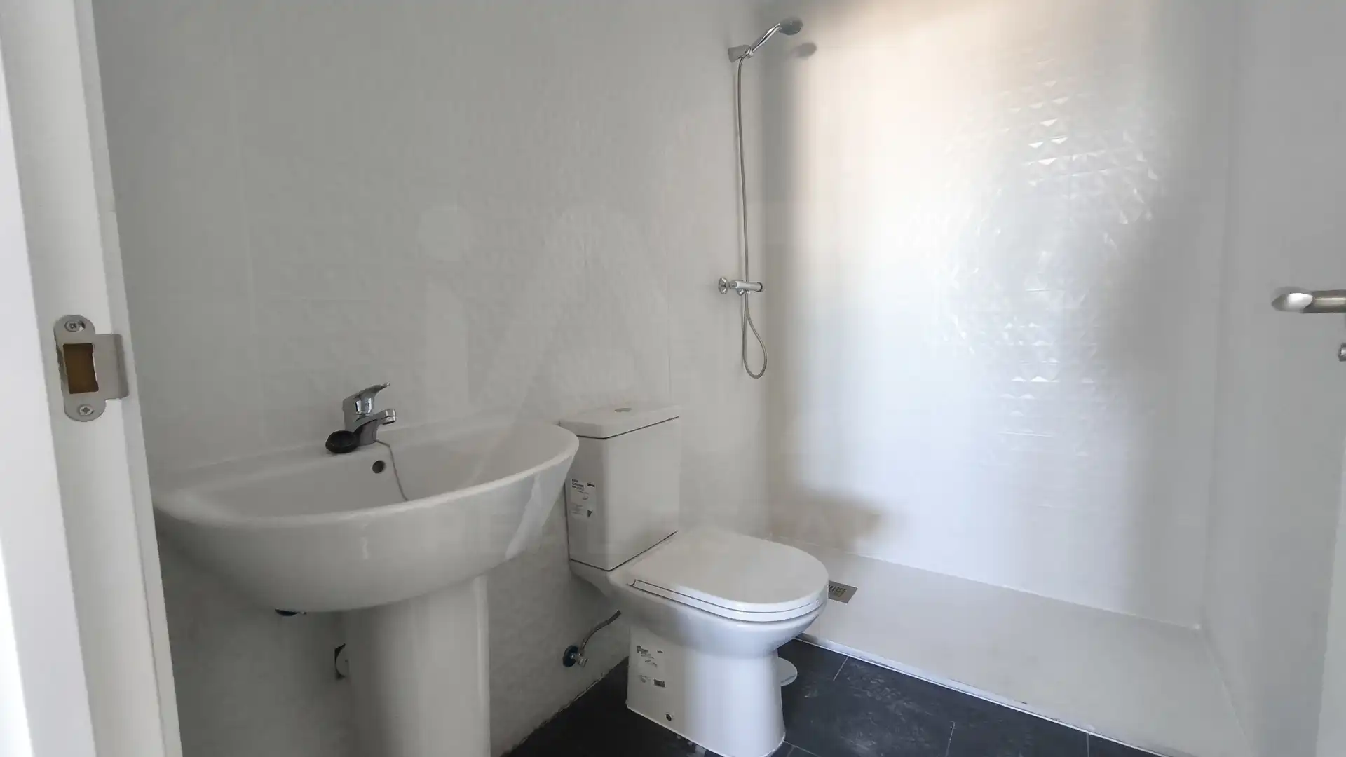 Flat to rent in Calle CL CALISTO GARCIA PARRA 21 Es:1 Pl:01 Pt:05 5 5, imagen 6