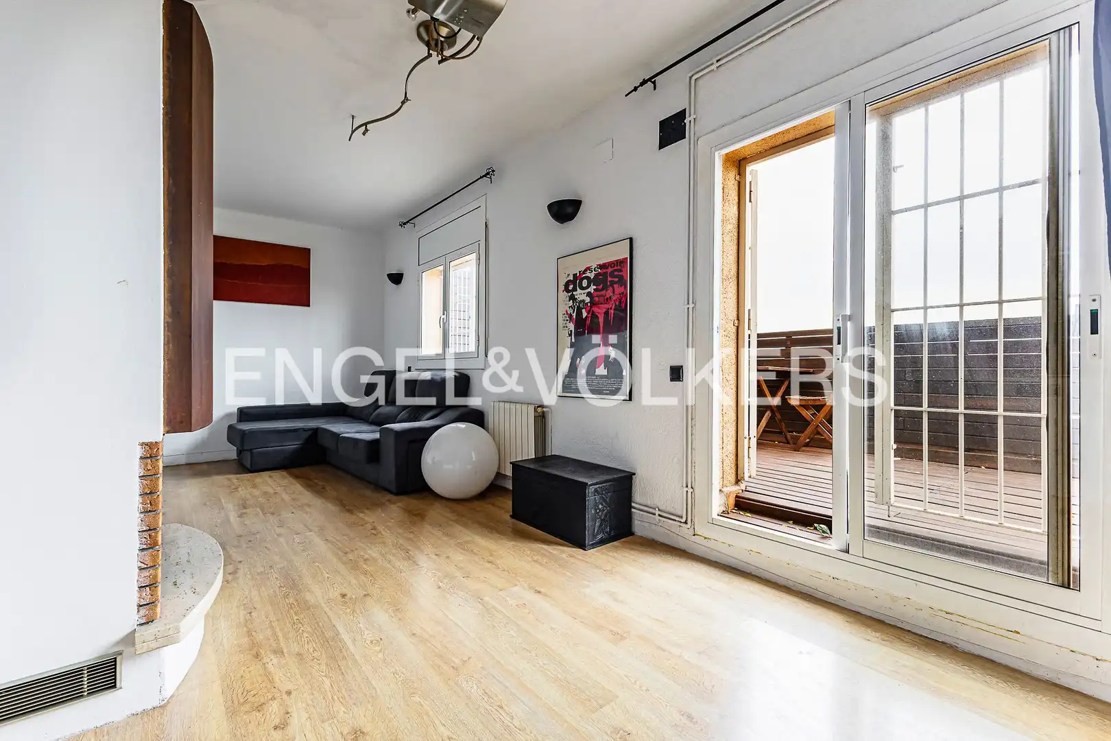 Wohnzimmer von Dachboden zum Verkauf in Barcelona mit Heizung, Parkett und Terrasse