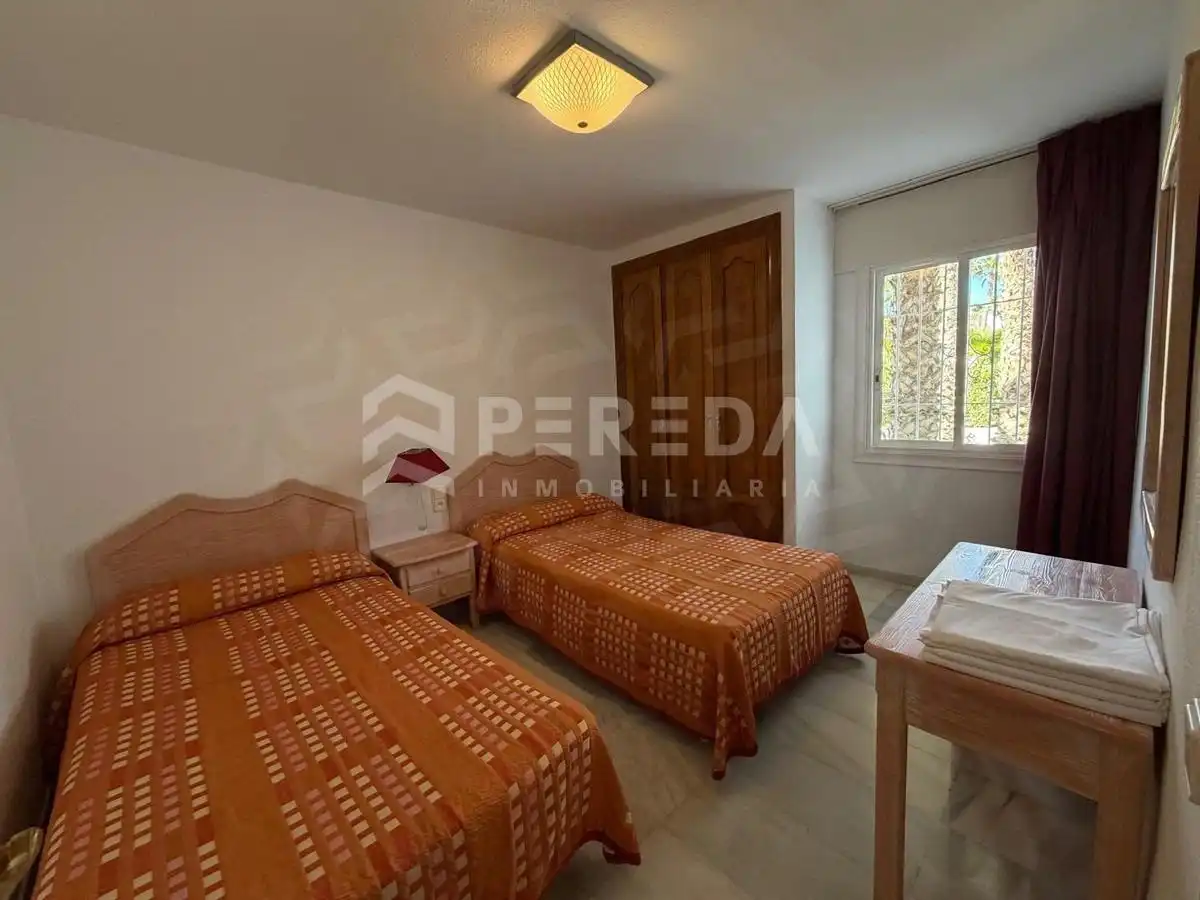 Habitación de Apartamento en venta en Roquetas de Mar con Aire acondicionado, Jardín privado y Terraza
