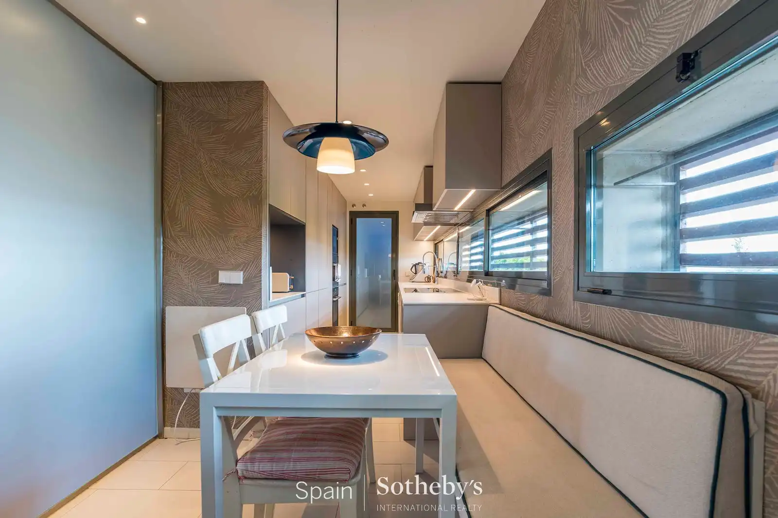 Cuina de Apartament en venda en La Moraleja amb Aire condicionat, Calefacció i Terrassa