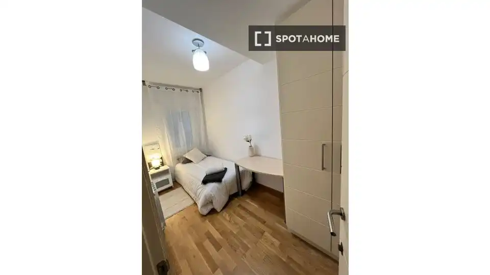 Room in El Guinardó