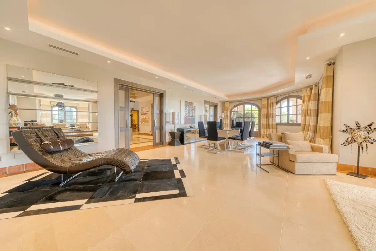 Sala de estar de Casa o chalet en venta en Sotogrande con Aire acondicionado, Jardín privado y Terraza