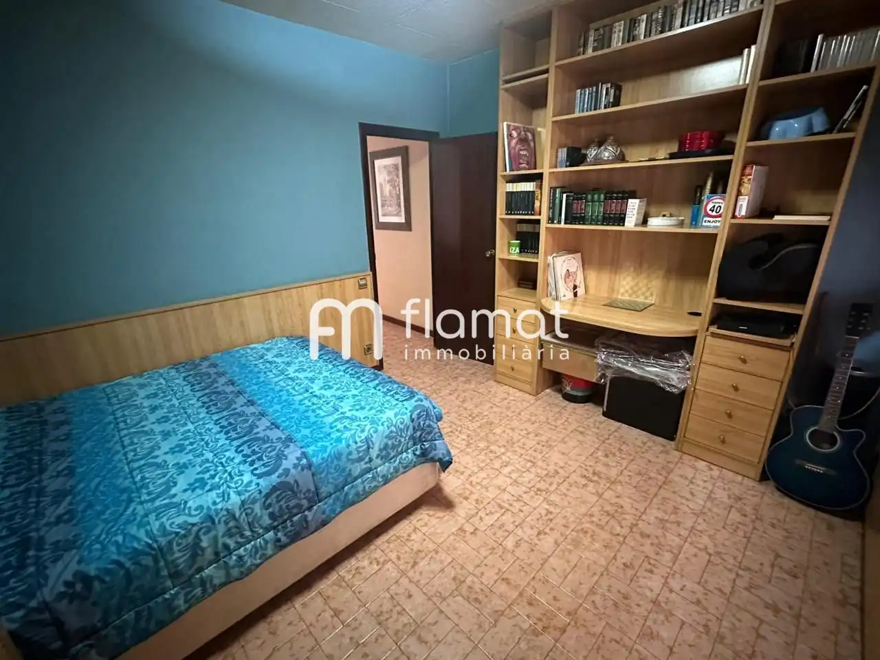 Habitación de Edificio en venta en Santa Coloma de Gramenet