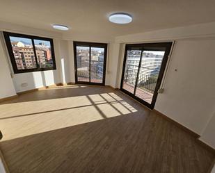 Bedroom of Flat to rent in Castellón de la Plana / Castelló de la Plana  with Parquet flooring and Terrace