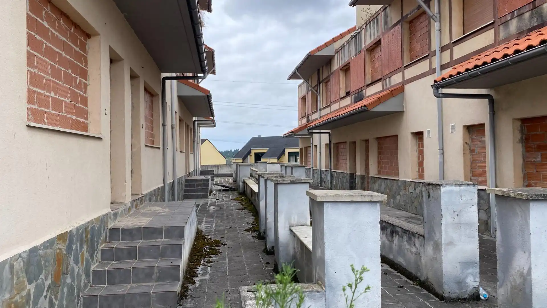 Außenansicht von Gebäude zum Verkauf in Cartes