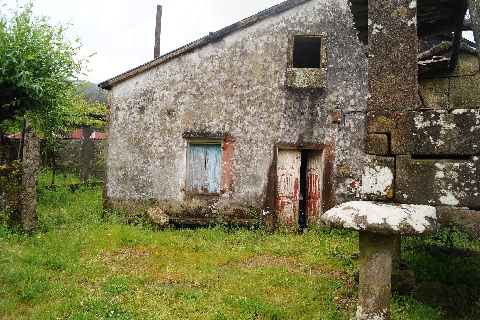 Vista exterior de Casa o xalet en venda en Boiro amb Jardí privat i Terrassa