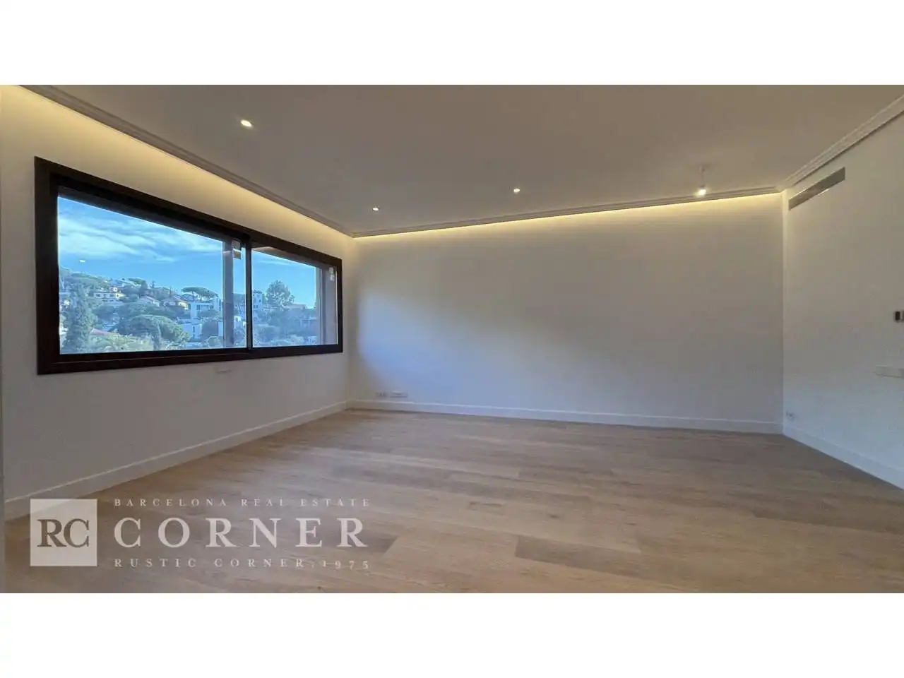 Bedroom of Flat for sale in Barcelona  with Air Conditioner, Parquet flooring and Terrace