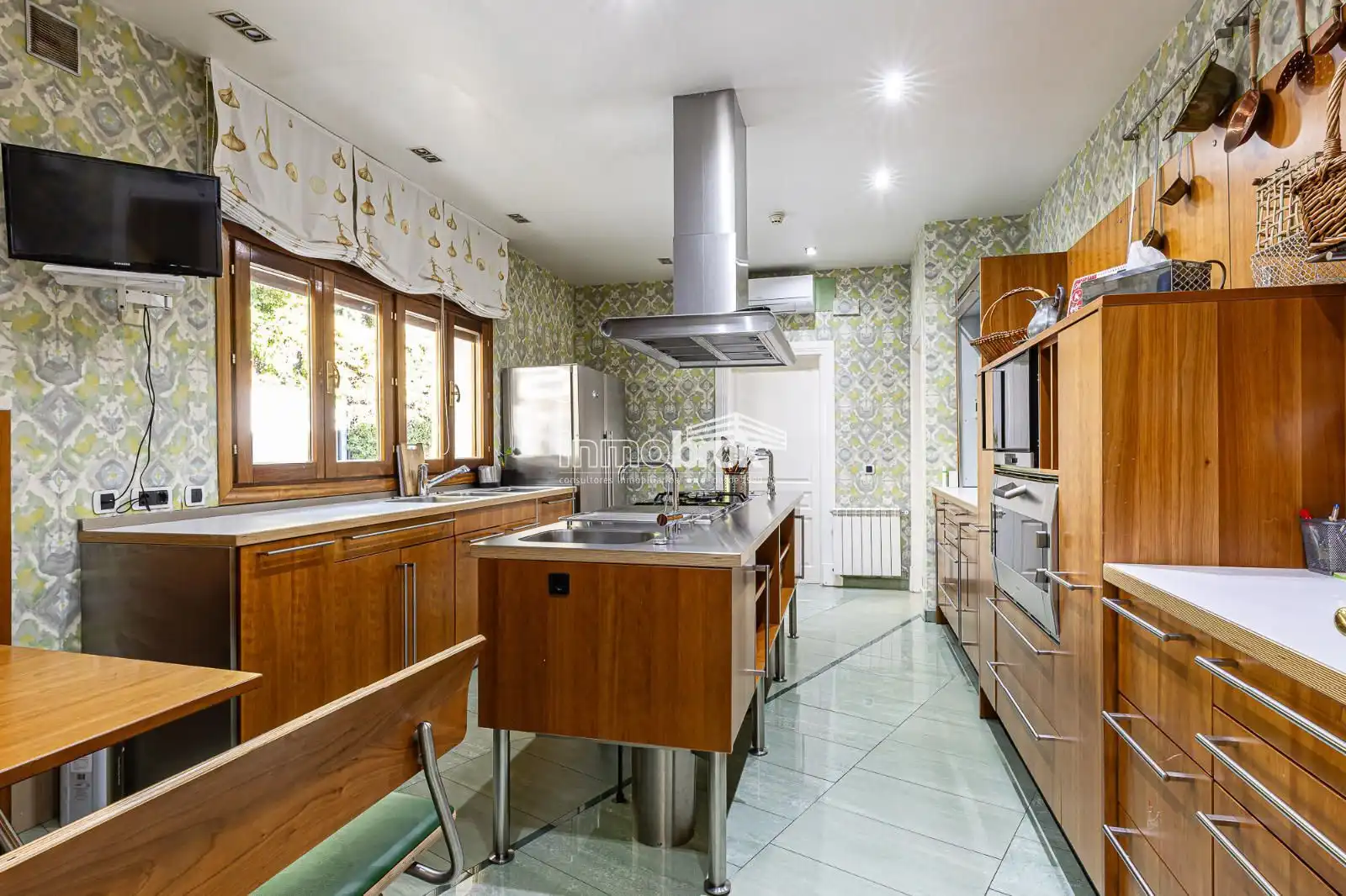 Cocina de Casa o chalet en venta en Madrid con Aire acondicionado, Calefacción y Terraza