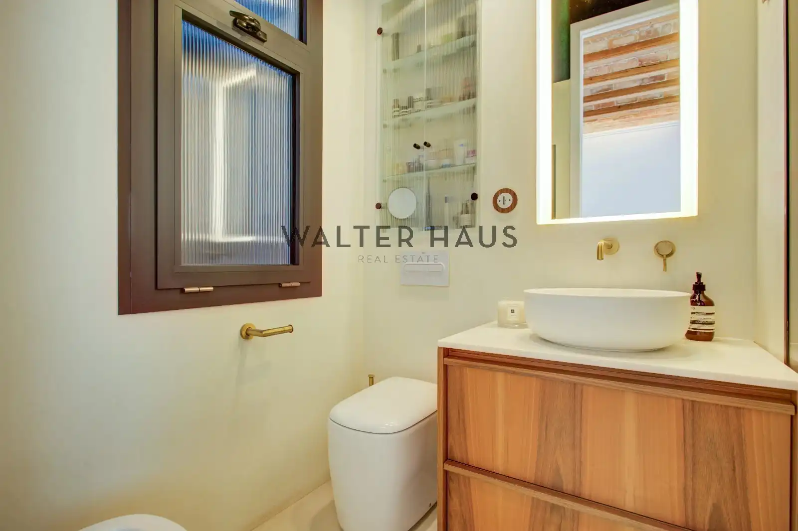 Baño de Piso en venta en Barcelona con Aire acondicionado, Calefacción y Balcón