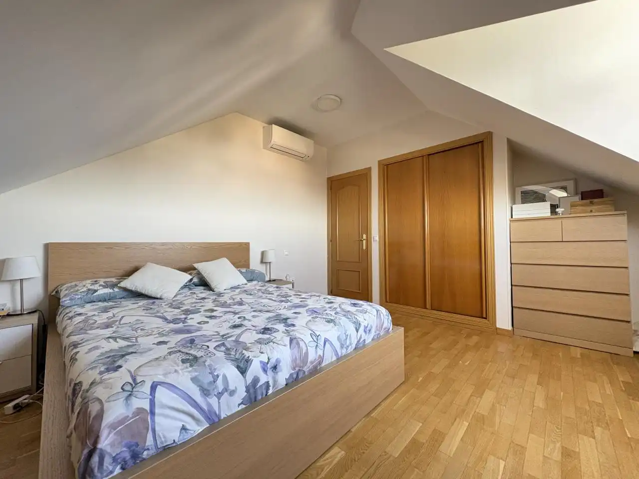 Schlafzimmer von Maisonette zur Miete in Torrelodones mit Klimaanlage, Heizung und Terrasse