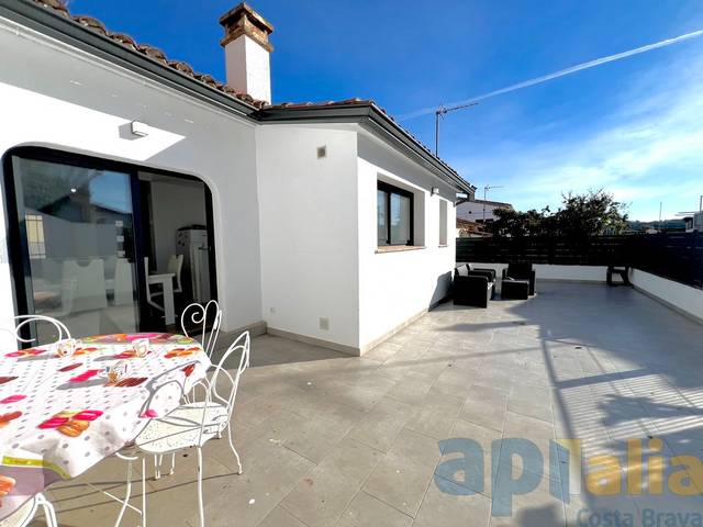 Casa adosada en Venta en Carrer d'Hernán Cortés, 61 en Eixample