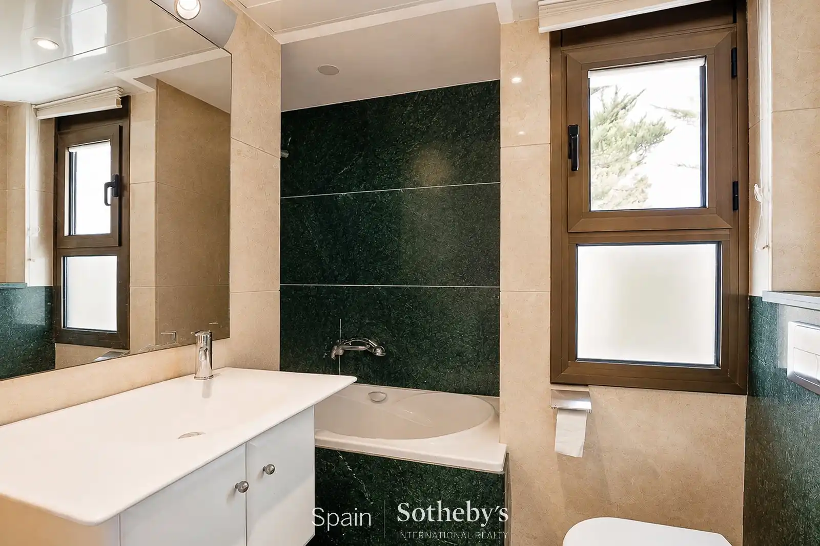 Baño de Dúplex en venta en Sitges con Aire acondicionado, Calefacción y Terraza