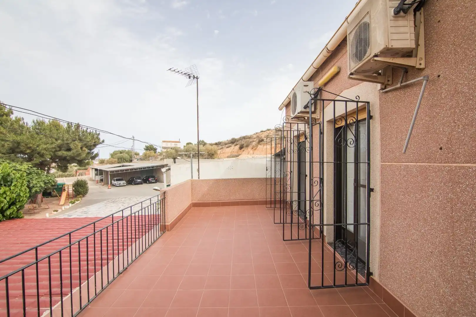 Terrasse von Haus oder Chalet zum Verkauf in Elche / Elx mit Klimaanlage, Privatgarten und Terrasse
