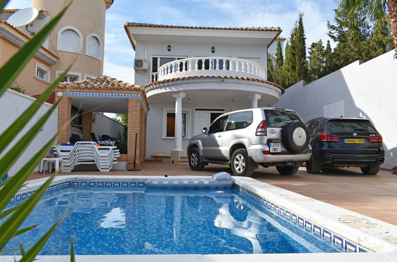 Exterior view of House or chalet for sale in Orihuela
