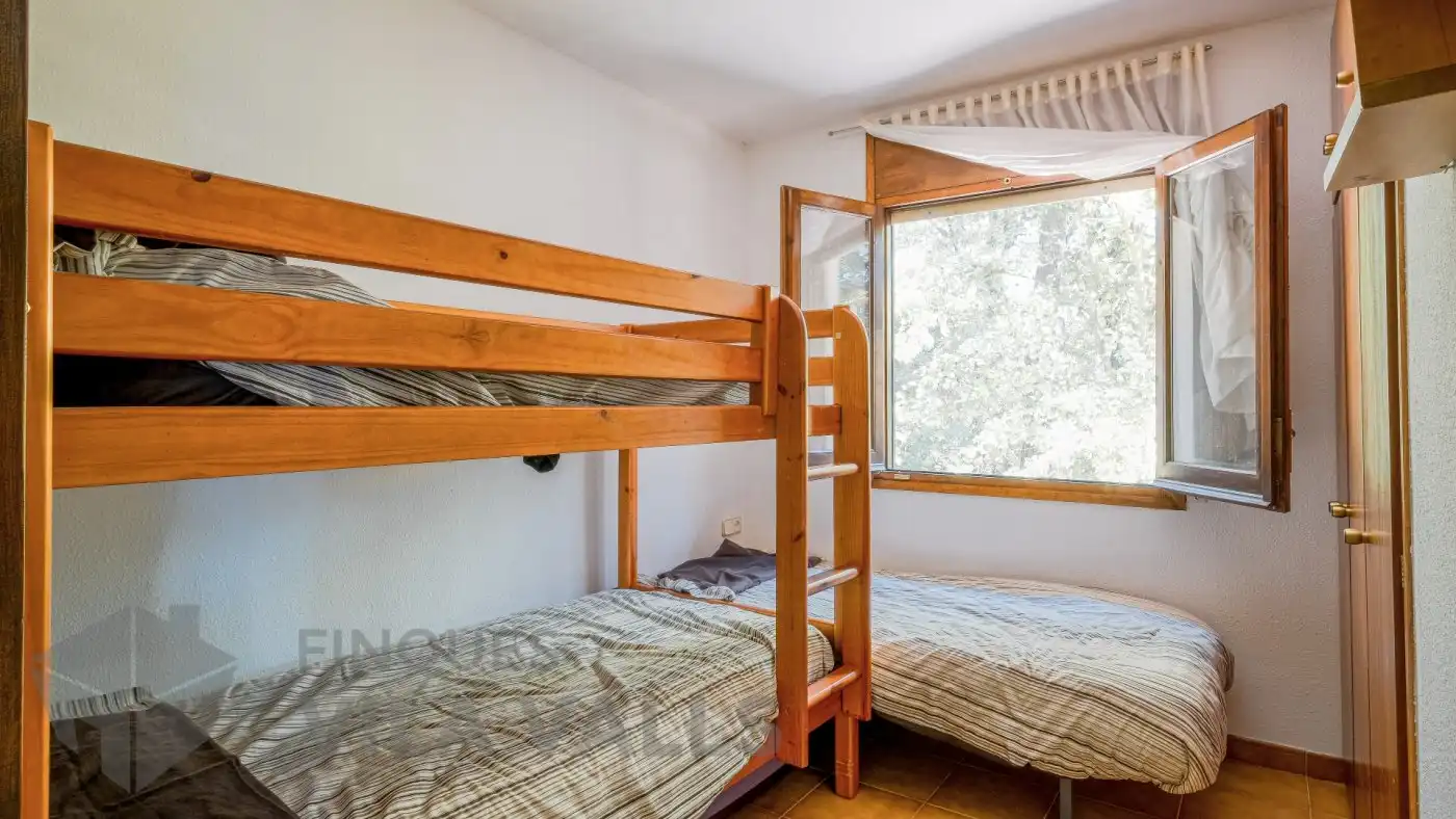 Schlafzimmer von Haus oder Chalet zum Verkauf in Sant Quirze Safaja mit Privatgarten und Balkon