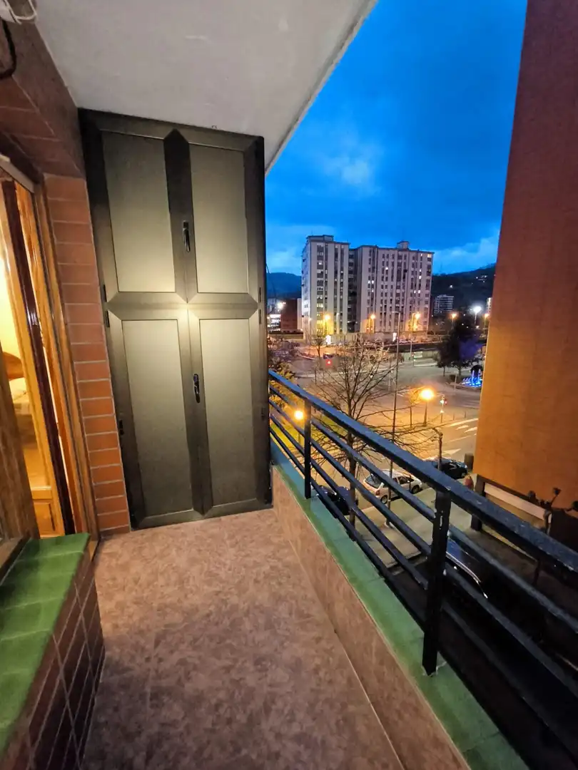 Terraza de Piso en venta en Barakaldo  con Calefacción, Jardín privado y Amueblado