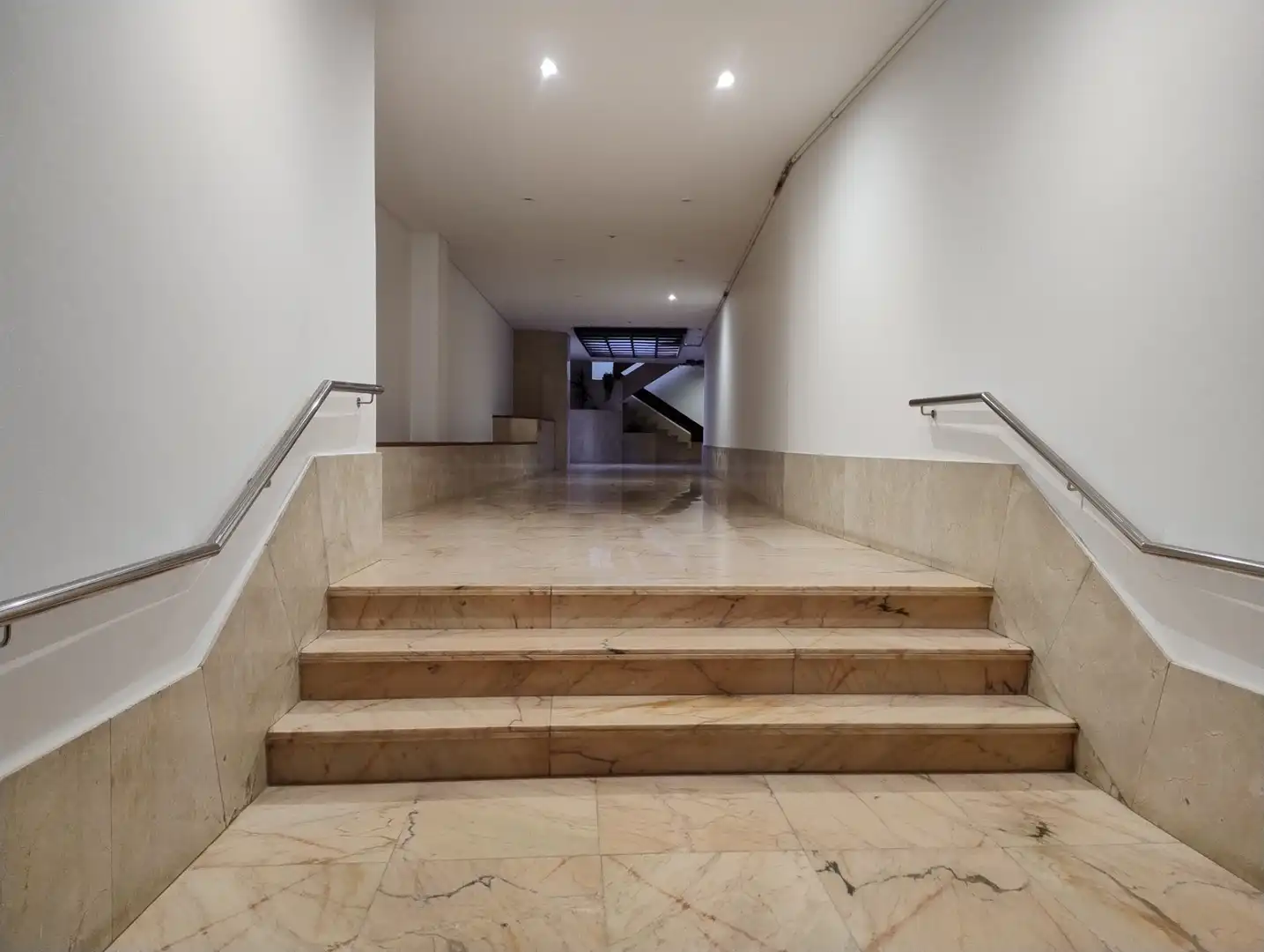 Piso en venta en Lugo con Calefacción, Amueblado y Balcón