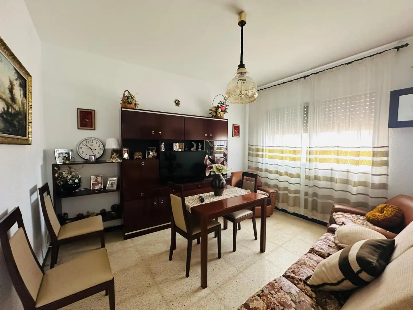 Sala d'estar de Casa o xalet en venda en Sant Jaume d'Enveja amb Jardí privat i Moblat