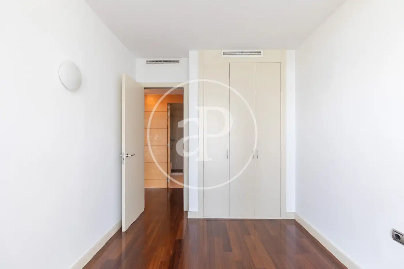 Piso en venta en Barcelona con Aire acondicionado, Calefacción y Terraza