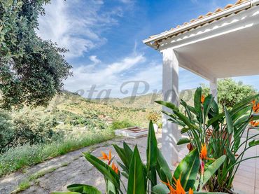 Casa rústica con jardín en venta en Residencial Jardín Botánico