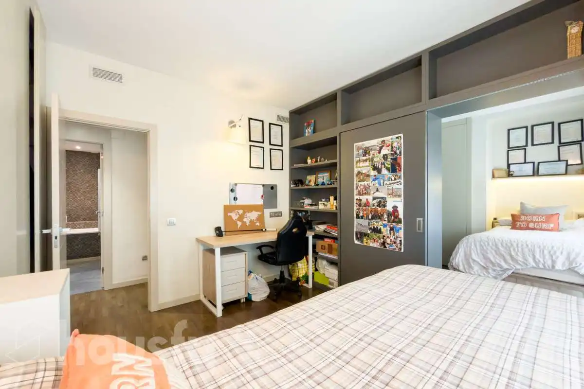 Habitación de Piso en venta en Barcelona con Aire acondicionado, Calefacción y Jardín privado
