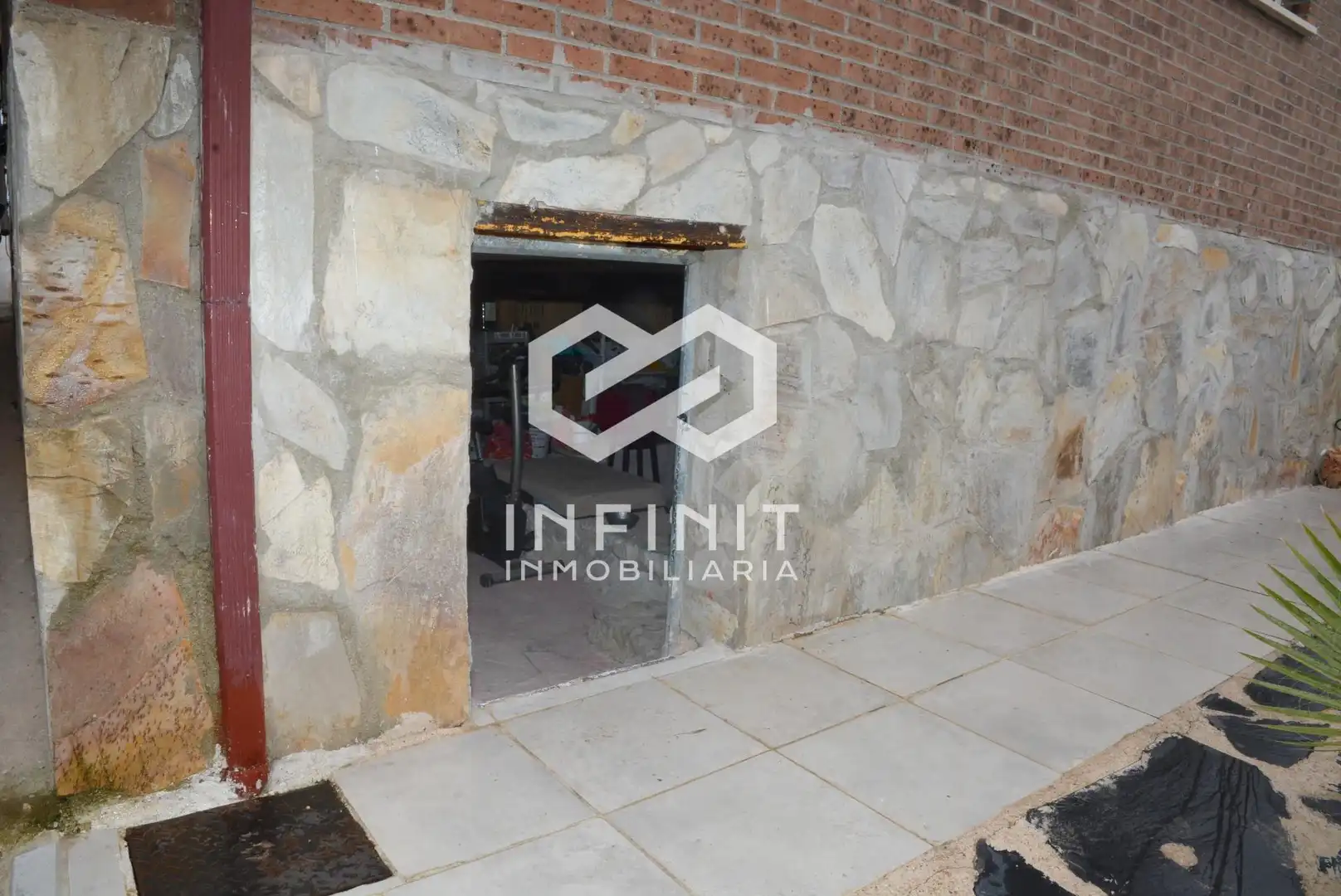 Houses for sale in Yebes  with Air Conditioner, Heating and Private garden