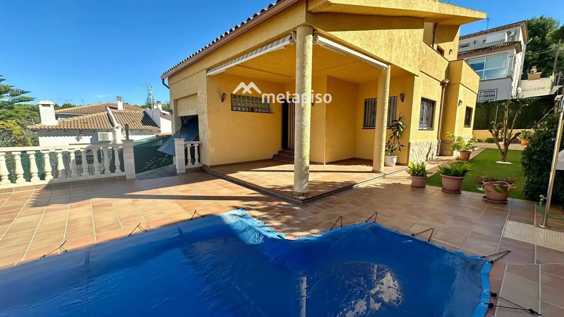 Vista exterior de Casa o xalet en venda en El Vendrell amb Calefacció, Terrassa i Traster