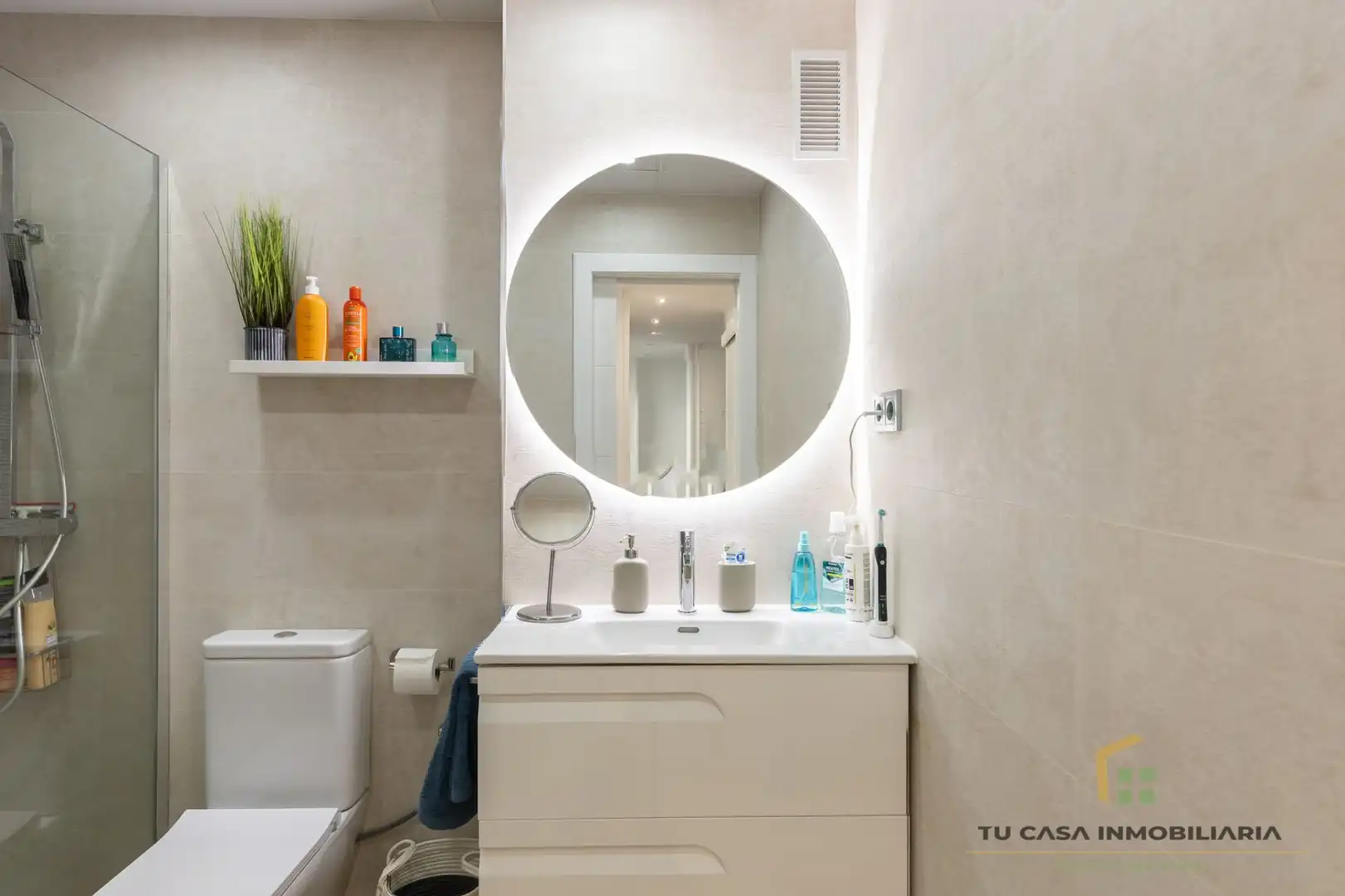 Badezimmer von Wohnung zum Verkauf in Badalona mit Klimaanlage und Heizung