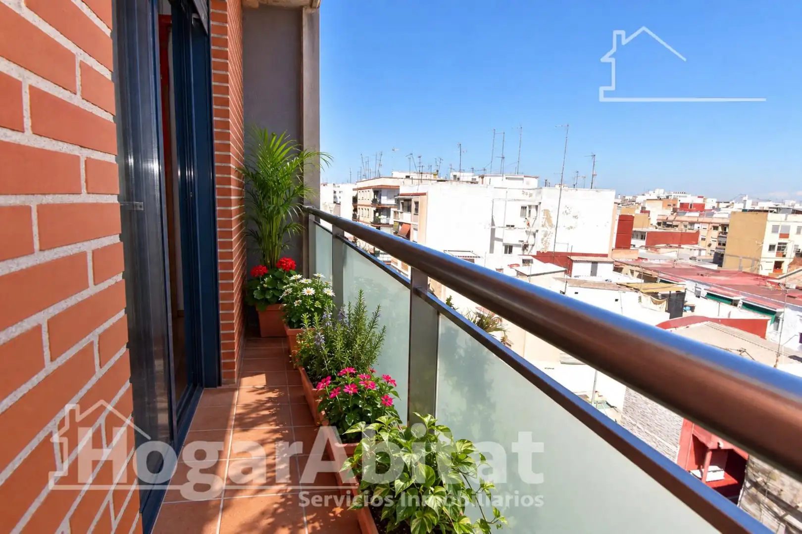 Balcony of Flat for sale in Torrent  with Air Conditioner, Heating and Furnished