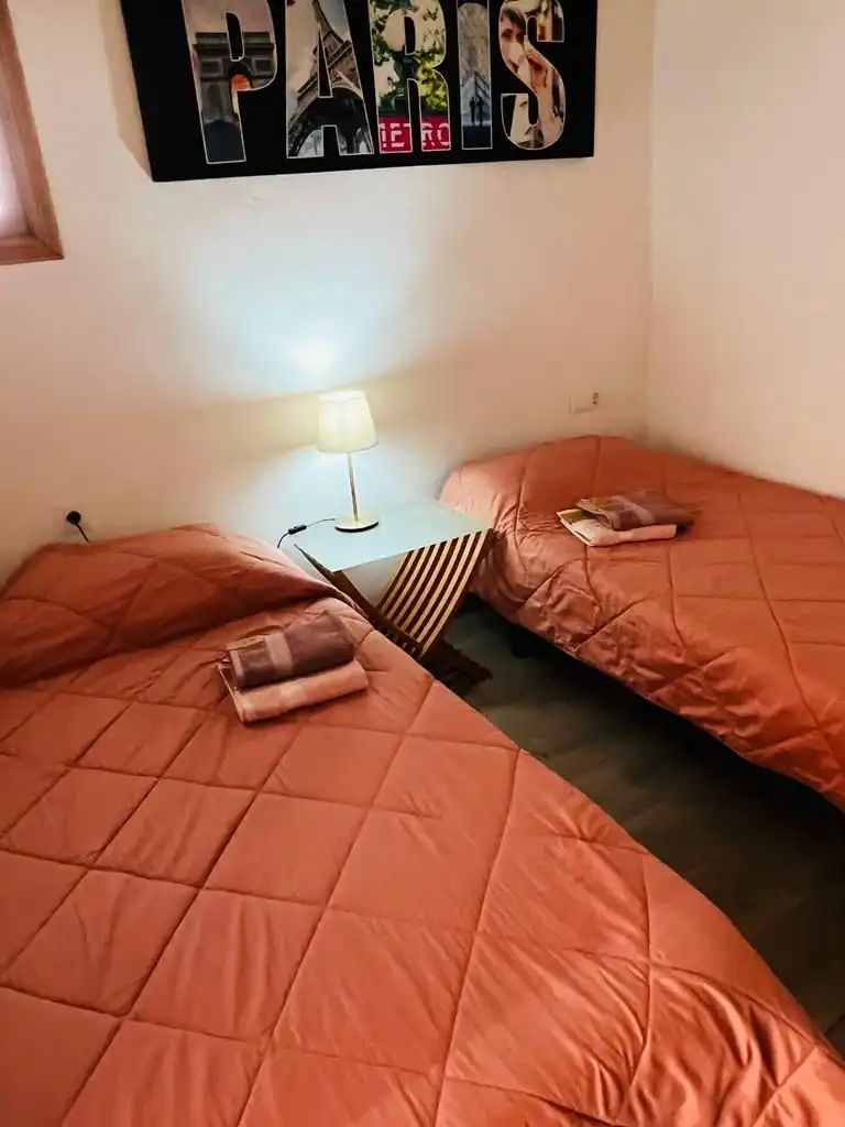 Dormitori de Casa adosada en venda en Guía de Isora amb Jardí privat i Terrassa