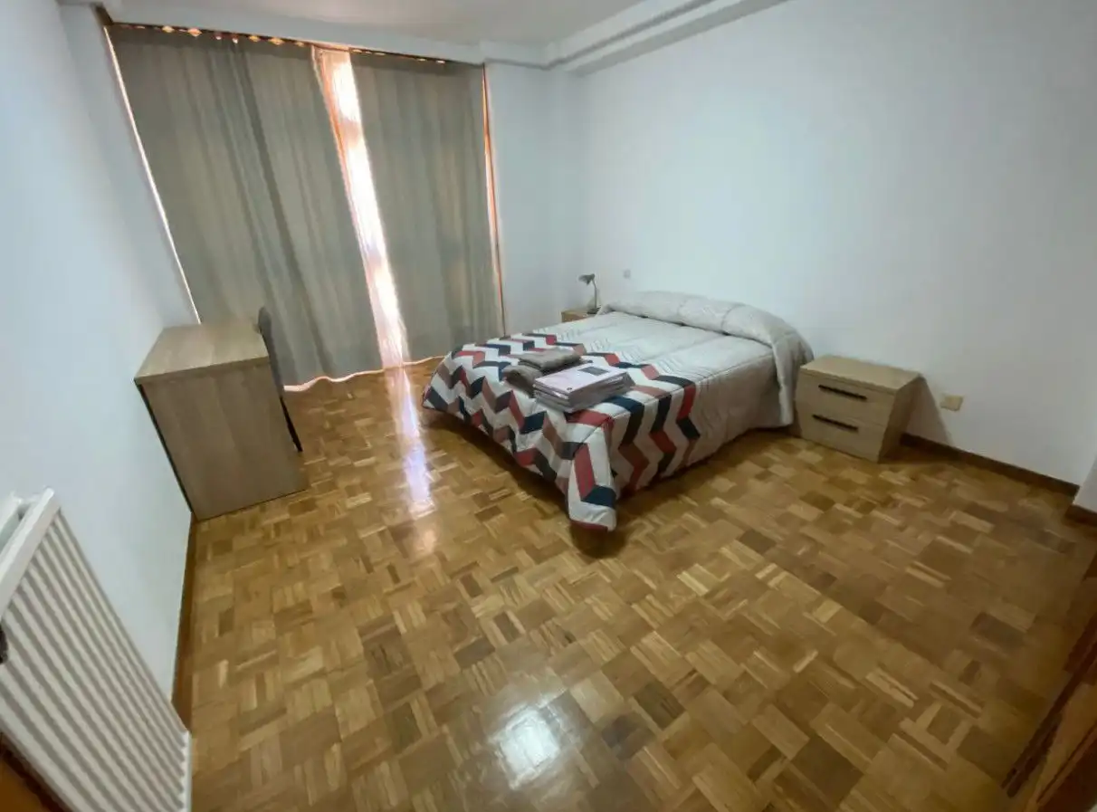 Habitación de Piso de alquiler en Palencia con Calefacción, Parquet y Amueblado