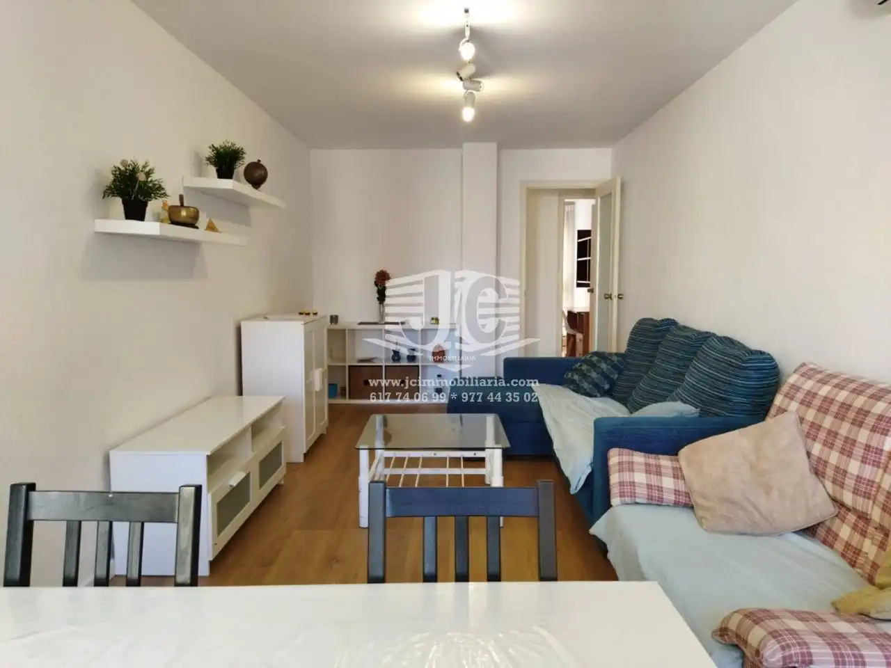 Sala de estar de Piso de alquiler en Tortosa con Aire acondicionado, Parquet y Amueblado