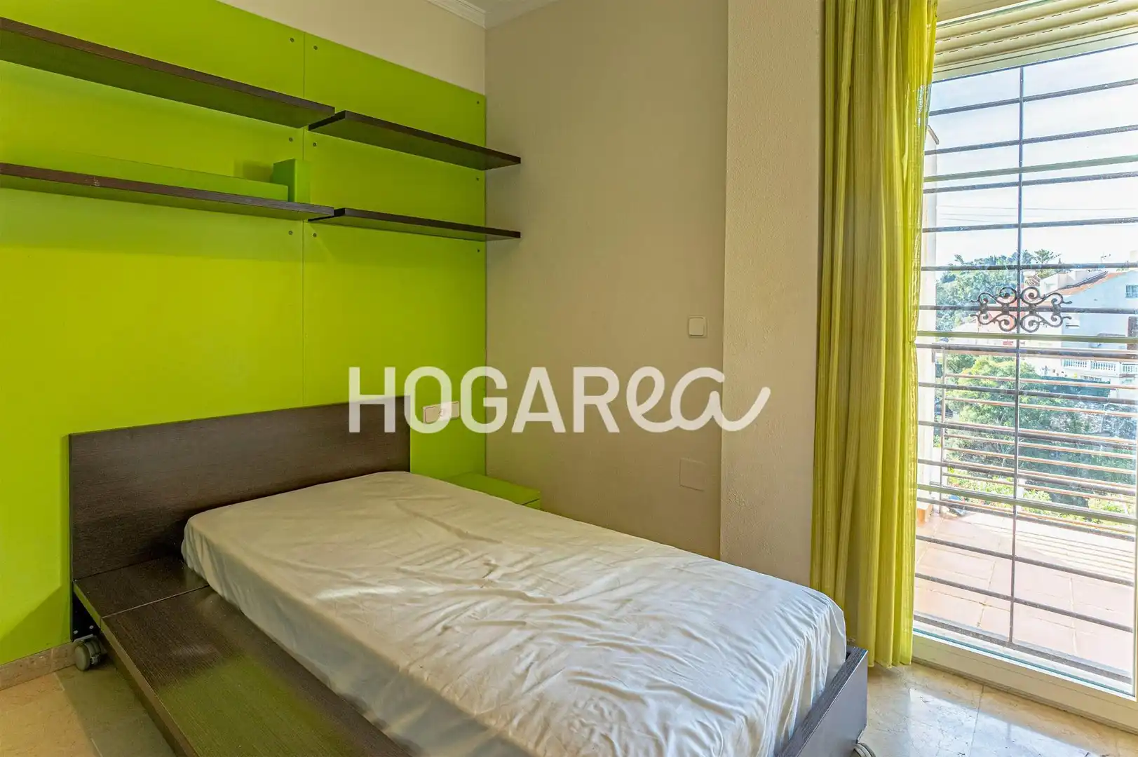 Habitación de Casa adosada en venta en Málaga con Aire acondicionado, Calefacción y Terraza