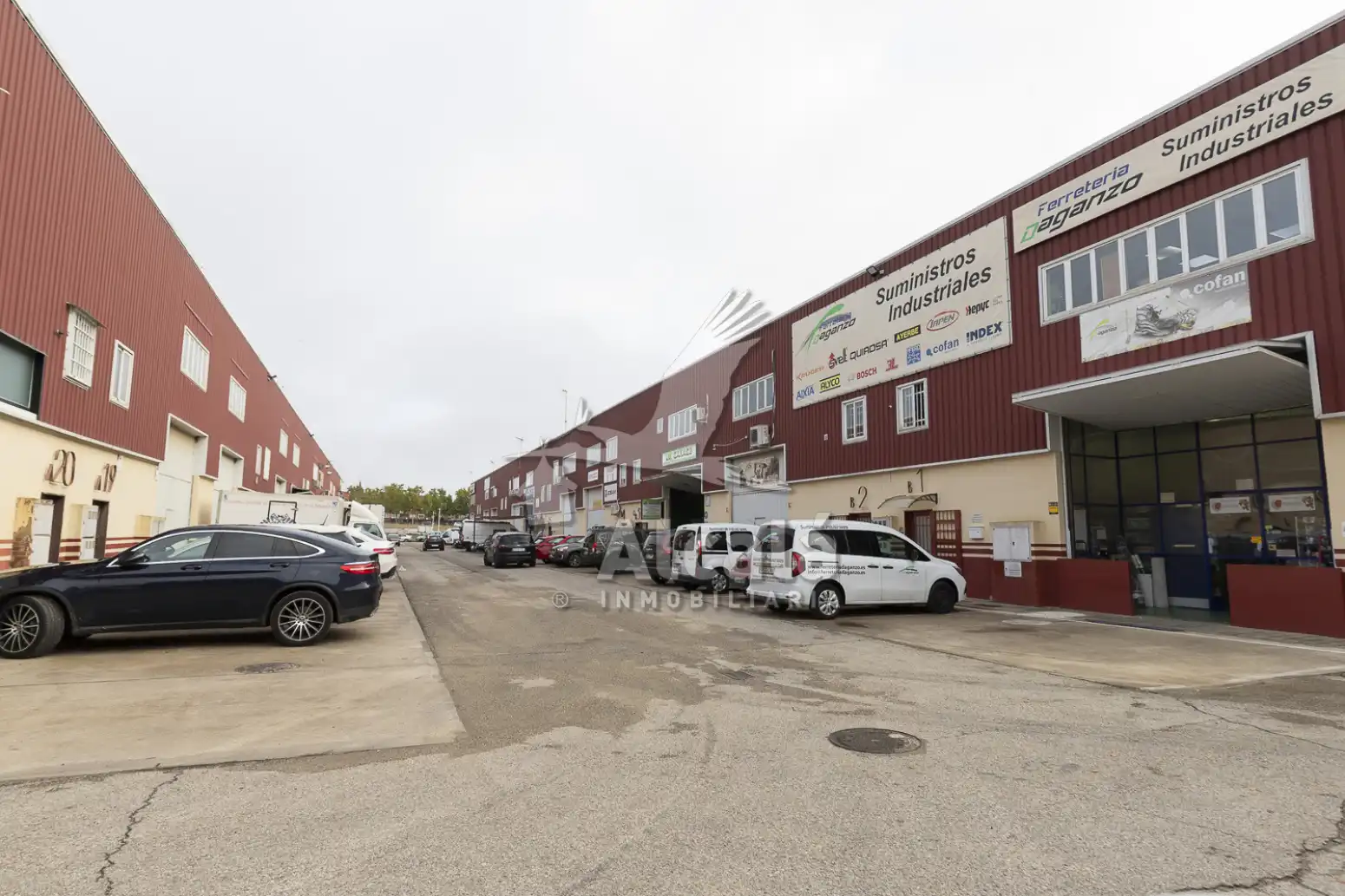 Exterior view of Industrial buildings for sale in Daganzo de Arriba, Madrid