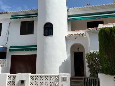 Terraced house with balcony for sale in Mareny Blau