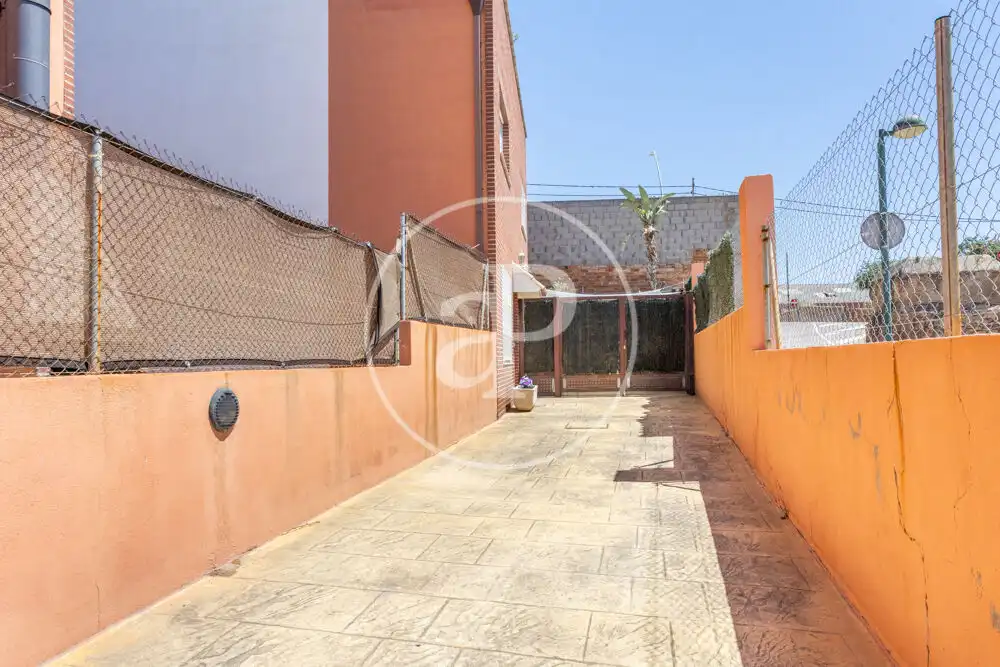 Casa adosada en venda a Les Boqueres - Santa Quiteria