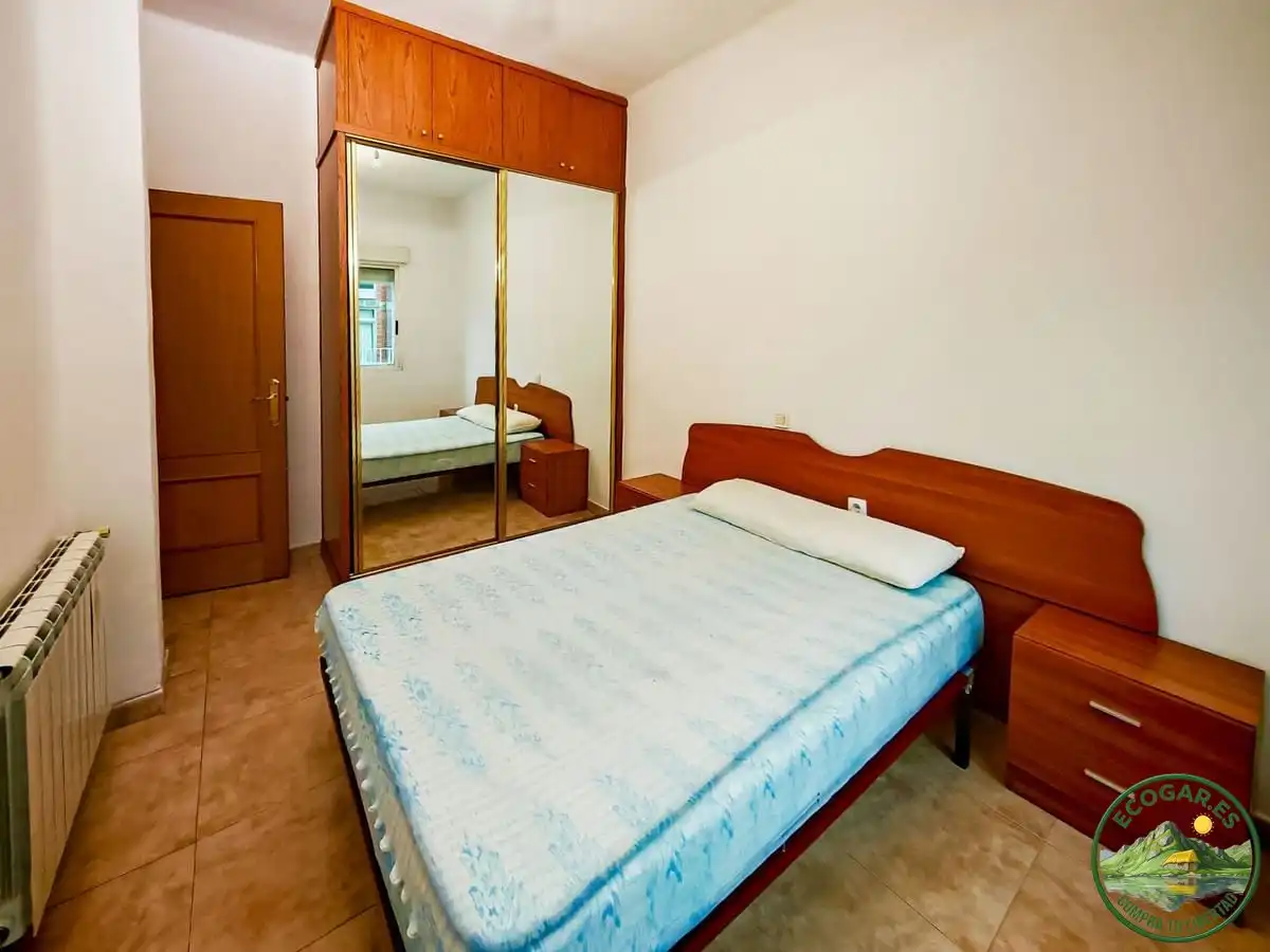 Habitación de Piso en venta en Ponferrada con Calefacción, Parquet y Trastero