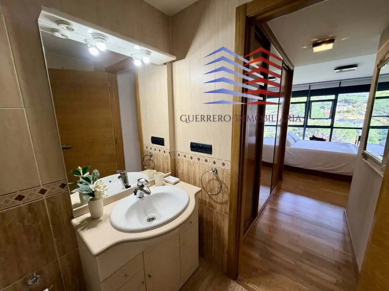 Bany de Apartament en venda en Ourense Capital  amb Calefacció, Parquet i Traster