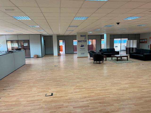 Oficina en Alquiler en Rúa Eslovaquia, 7 en San Lázaro - Meixonfrío