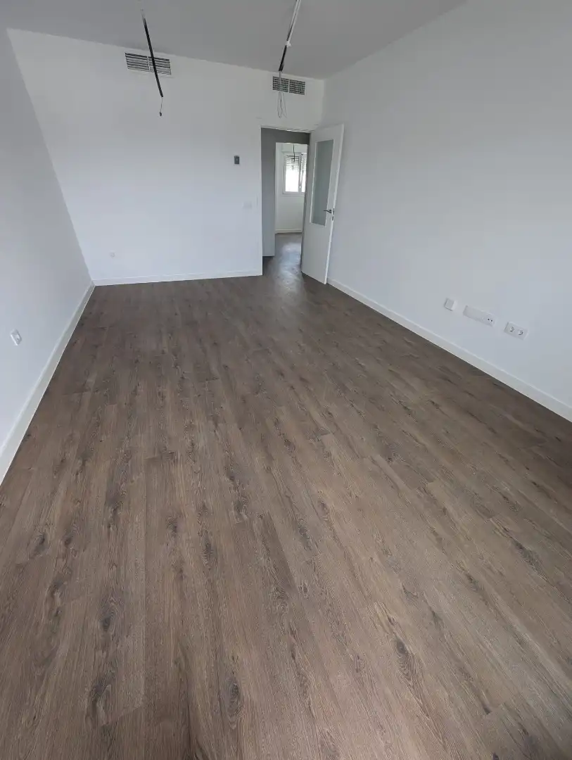 Wohnung zum Verkauf in Lucena mit Klimaanlage, Heizung und Abstellraum
