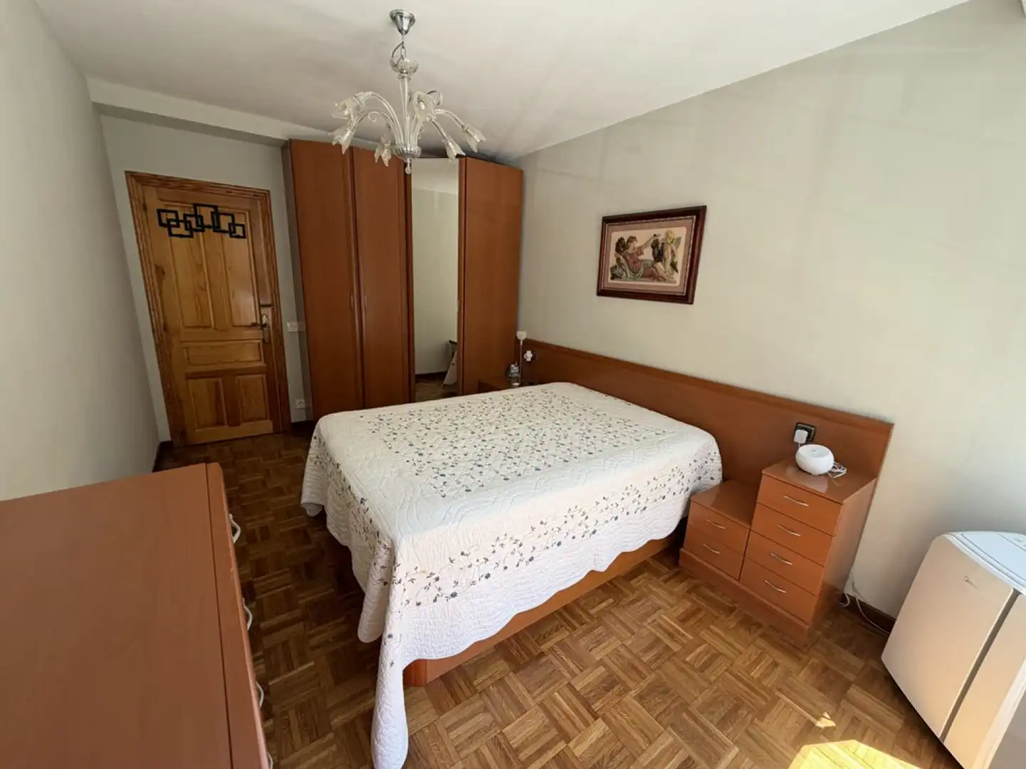 Dormitori de Pis de lloguer en Avilés amb Calefacció, Parquet i Moblat
